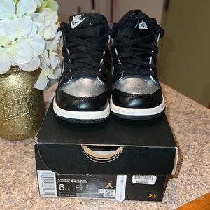 Jordan 1 High Toddler Size 6C Silver/ Black